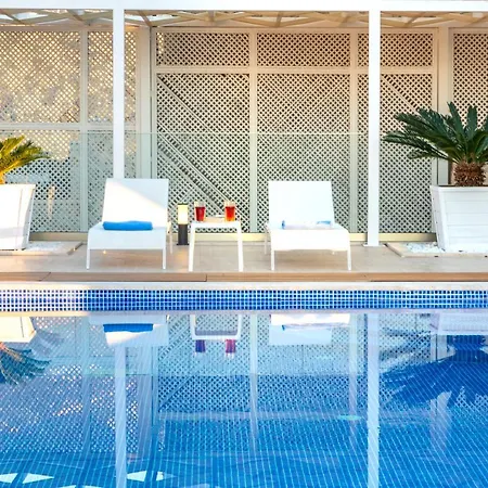 Moonshine - Large Heated Pool