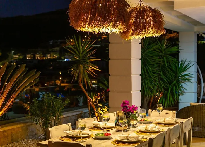 Moonshine Fantastic View Large Privat Pool